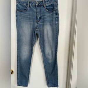 American Eagle Outfitters, High-Rise Jegging , size 8 regular.